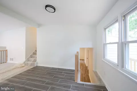 Entry Way - 48 E Cherokee Dr, Newark, DE 19713 photo 5 of 5