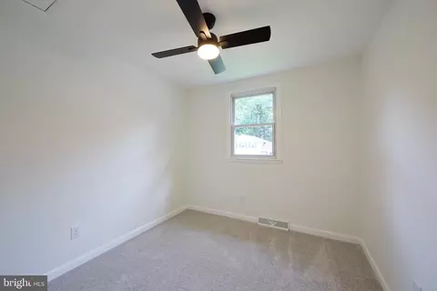 Bedroom - 48 E Cherokee Dr, Newark, DE 19713 photo 1 of 7