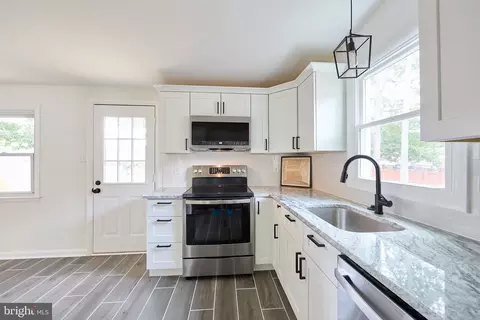 Kitchen - 48 E Cherokee Dr, Newark, DE 19713 photo 1 of 1