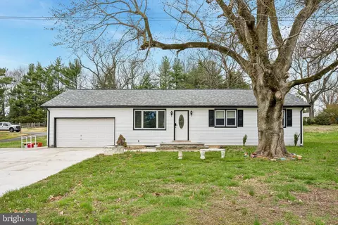 Exterior - 2 Gina Dr, Middletown, DE 19709 photo 2 of 4