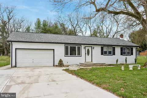 Exterior - 2 Gina Dr, Middletown, DE 19709 photo 1 of 4