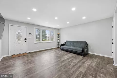 Living - 2 Gina Dr, Middletown, DE 19709 photo 1 of 1