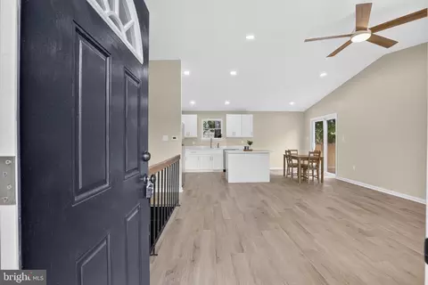 Entry Way - 5 Dorsey Ln, Bear, DE 19701 photo 1 of 8