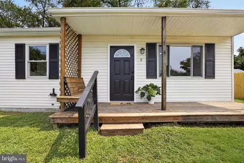 Exterior - 5 Dorsey Ln, Bear, DE 19701 photo 5 of 6