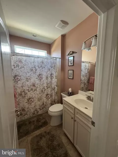 Bath - 171 Silver Maple Rd, Middletown, DE 19709 photo 1 of 2