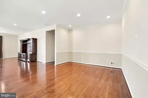 Living - 171 Silver Maple Rd, Middletown, DE 19709 photo 3 of 9