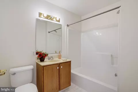 Bath - 2101 Independence Way, Newark, DE 19713 photo 1 of 2
