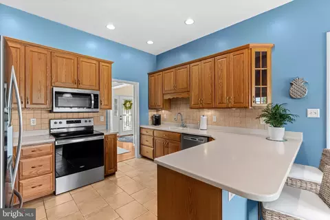 Kitchen - 261 Wiggins Mill Rd, Townsend, DE 19734 photo 3 of 3