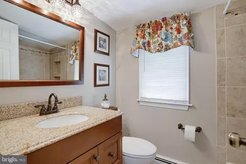 Bath - 39 E 4th St, New Castle, DE 19720 photo 2 of 3