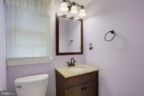 Bath - 39 E 4th St, New Castle, DE 19720 photo 1 of 3