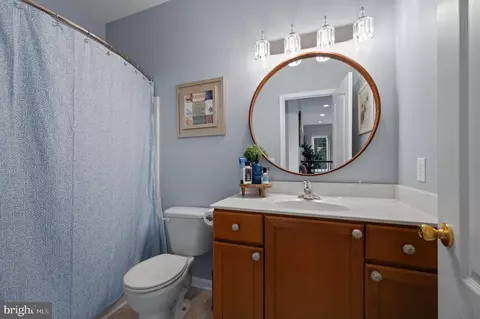 Bath - 711 Sloop Ct, Newark, DE 19702 photo 3 of 4