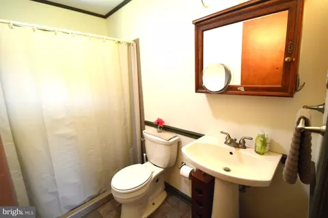 Bath - 307 Ratledge Rd, Townsend, DE 19734 photo 3 of 4