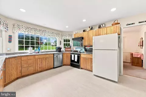 Kitchen - 4 Moss Ct, Newark, DE 19711 photo 1 of 3