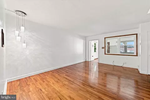 Living - 335 E 35th St, Wilmington, DE 19802 photo 1 of 5