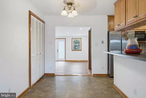 Entry Way - 19 Lynch Farm Dr, Newark, DE 19713 photo 1 of 4