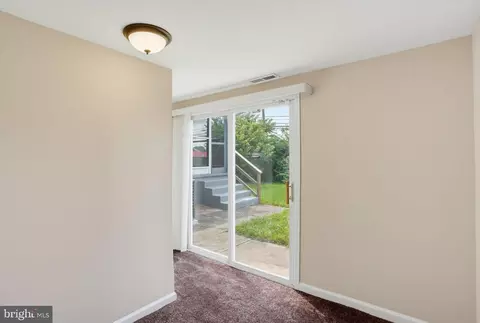 Entry Way - 1125 Greentree Rd, Newark, DE 19713 photo 2 of 2
