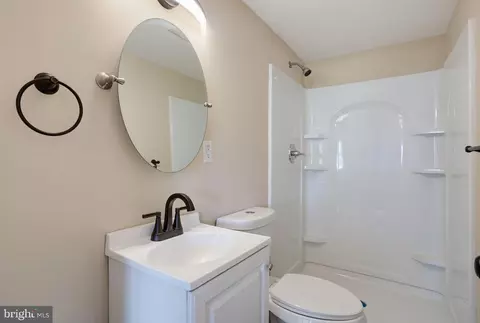 Bath - 1125 Greentree Rd, Newark, DE 19713 photo 1 of 2