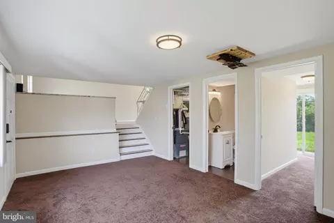 Entry Way - 1125 Greentree Rd, Newark, DE 19713 photo 1 of 2