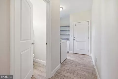 Entry Way - 602 Main St, Townsend, DE 19734 photo 8 of 11