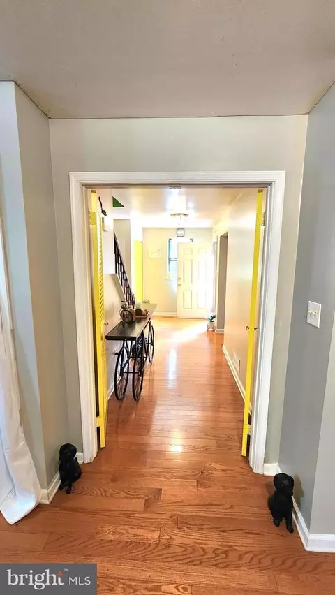 Entry Way - 22 Broadleaf Dr, Newark, DE 19702 photo 8 of 11