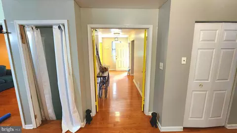 Entry Way - 22 Broadleaf Dr, Newark, DE 19702 photo 7 of 11