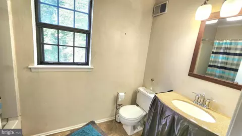 Entry Way - 22 Broadleaf Dr, Newark, DE 19702 photo 11 of 11