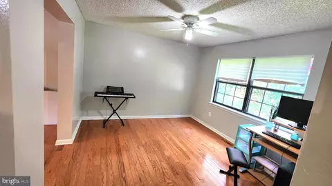 Entry Way - 22 Broadleaf Dr, Newark, DE 19702 photo 6 of 11