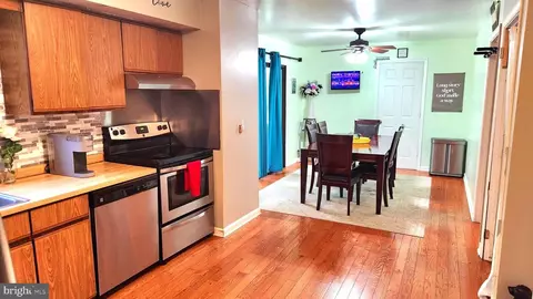 Entry Way - 22 Broadleaf Dr, Newark, DE 19702 photo 1 of 11