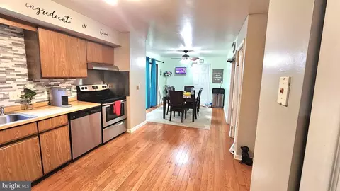Entry Way - 22 Broadleaf Dr, Newark, DE 19702 photo 3 of 11