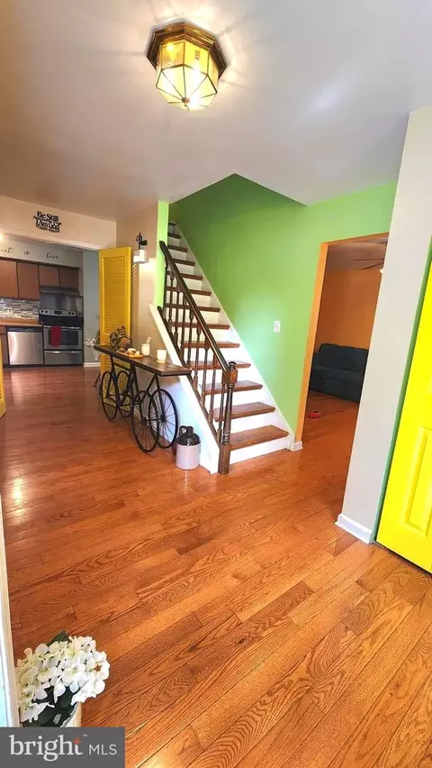 Entry Way - 22 Broadleaf Dr, Newark, DE 19702 photo 4 of 11