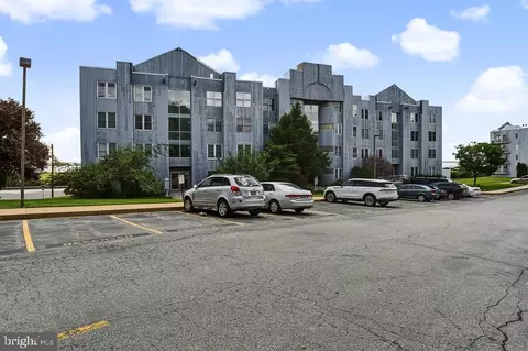 5215 Le Parc Dr #6, Wilmington, DE 19809