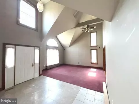 Living - 71 Ringneck Pl, Bear, DE 19701 photo 1 of 4