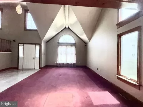 Living - 71 Ringneck Pl, Bear, DE 19701 photo 2 of 4