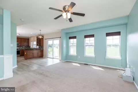 Living - 222 Loft St, Townsend, DE 19734 photo 5 of 6