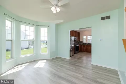 Living - 222 Loft St, Townsend, DE 19734 photo 1 of 6