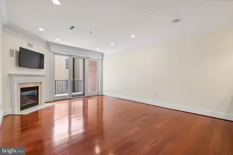 Living - 113 E Main St #203, Newark, DE 19711 photo 1 of 5