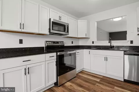 Kitchen - 200 Vercelli Dr, Bear, DE 19701 photo 2 of 2