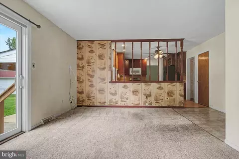 Living - 1 Abbey Ct, Bear, DE 19701 photo 3 of 4