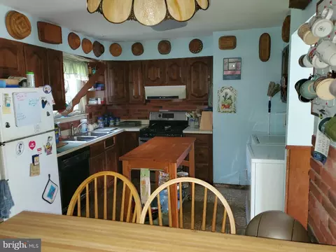 Kitchen - 708 Donald Dr, Newark, DE 19713 photo 2 of 3