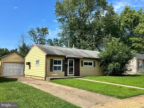 122 Halcyon Dr, New Castle, DE 19720