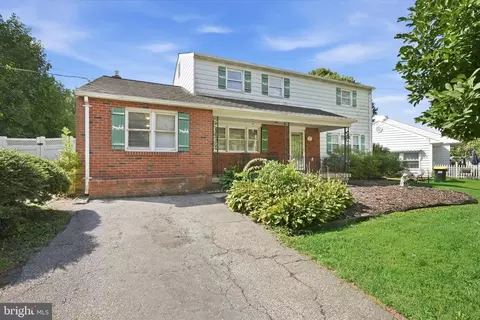 Exterior - 17 Millwright, Newark, DE 19711 photo 3 of 8