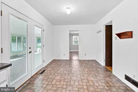 Entry Way - 17 Millwright, Newark, DE 19711 photo 2 of 4