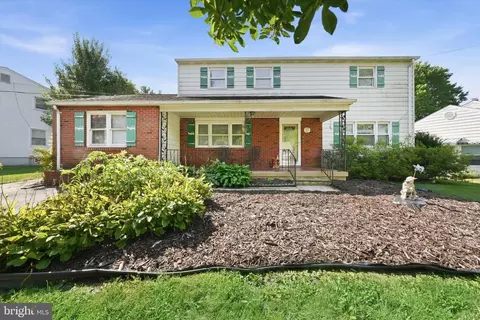 Exterior - 17 Millwright, Newark, DE 19711 photo 2 of 8
