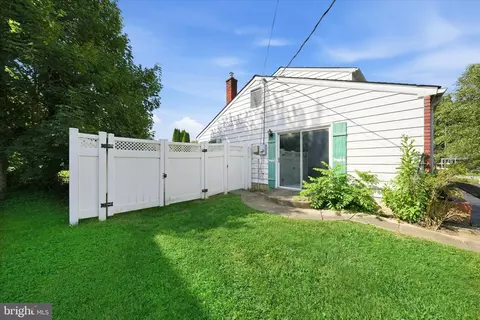 Exterior - 17 Millwright, Newark, DE 19711 photo 5 of 8
