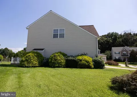 Exterior - 3 Foxfield Ct, Bear, DE 19701 photo 6 of 10