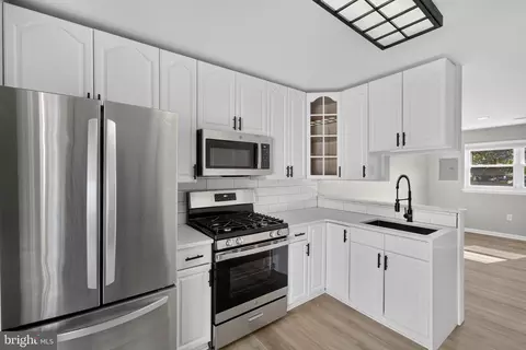 Kitchen - 18 Defoe Cir, Newark, DE 19702 photo 1 of 1