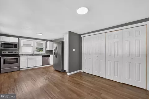 Entry Way - 927 Old Harmony Rd, Newark, DE 19713 photo 5 of 6