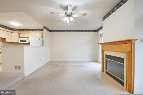 Living - 106 Newton Dr, Bear, DE 19701 photo 2 of 4