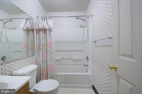 Bath - 106 Newton Dr, Bear, DE 19701 photo 3 of 3