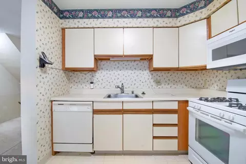 Kitchen - 106 Newton Dr, Bear, DE 19701 photo 2 of 2